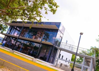 Imparten clases de robótica en los CUBO