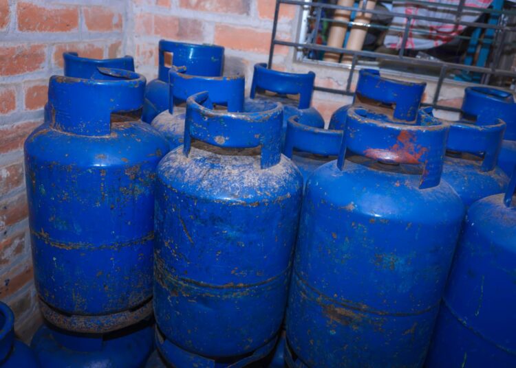 Asamblea extiende subsidio del cilindro de gas hasta mayo 2024