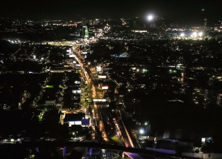 Avanzan obras de renovación vial del bulevar Los Próceres