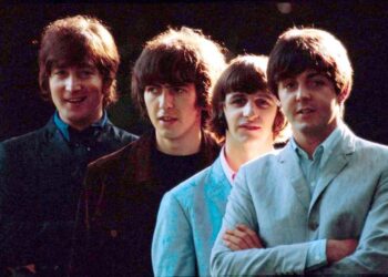 Lanzarán una canción inédita de los Beatles con la voz de John Lennon depurada con inteligencia artificial