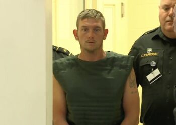 Un hombre en Ohio puso en fila a sus tres hijos y los fusiló