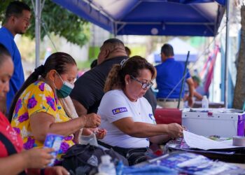Lotería cede espacios dentro de la agencia de San Salvador a vendedores de billetes del Centro Histórico