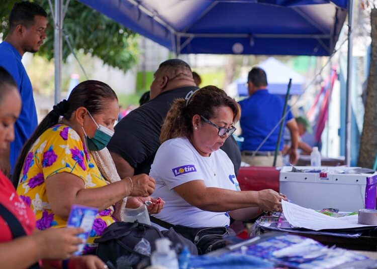 Lotería cede espacios dentro de la agencia de San Salvador a vendedores de billetes del Centro Histórico