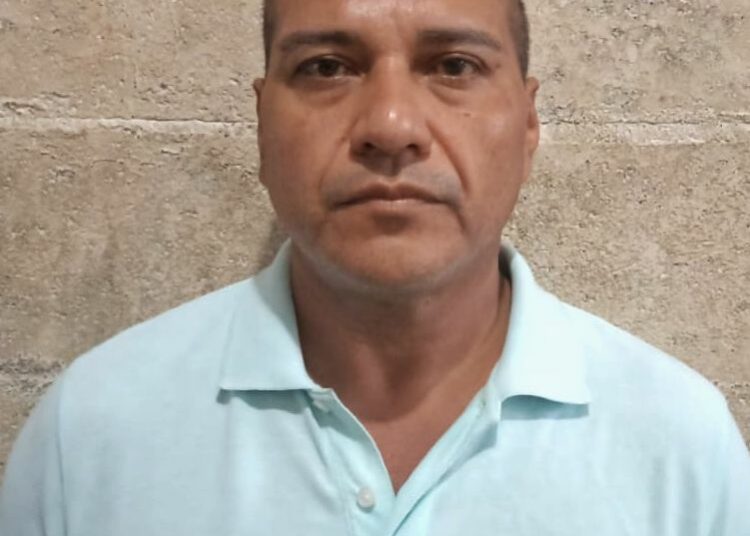 Hombre intentó asesinar con cuchillo y un bate a su compañera de vida