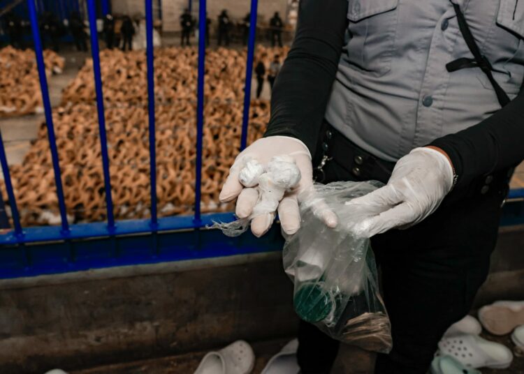 Policía ejecutó requisa en penal de Mariona y clausuró las ventanas, mientras reos responsables de wilas fueron aislados