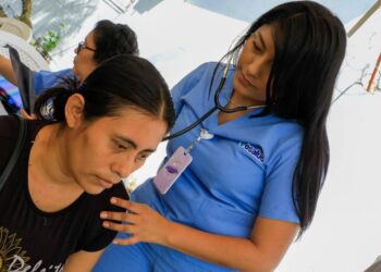 Jornada de salud atiende a población en campamento fronterizo en Ahuachapán