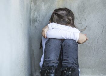 Francia: Niña se suicida tras ser víctima de bullying, sus atacantes celebran su muerte en redes sociales