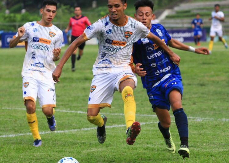 San Salvador escala a costa de San Miguel