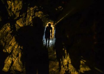 Doce personas mueren en colapso de mina de oro en Venezuela