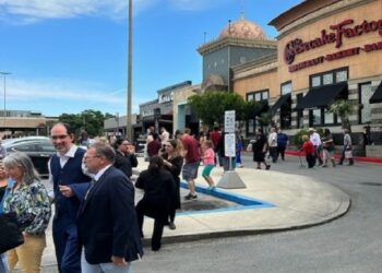 Tiroteo en un centro comercial de San Antonio, Texas deja al menos un muerto