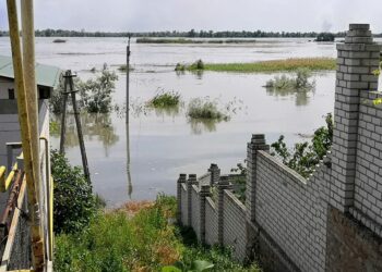 Estado de emergencia tras la destrucción de presa en Jersón, Ucrania