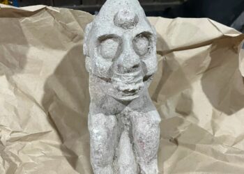 México descubre una escultura de una deidad de la muerte en obras del Tren Maya