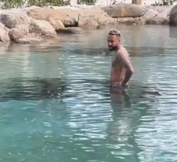 Neymar organizó una fiesta en el lago prohibido de su mansión en Brasil y volvió a recibir una multa