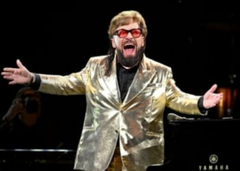 Cómo fue el último concierto de Elton John en Inglaterra