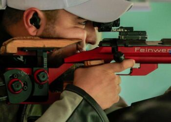 El tirador salvadoreño Israel Gutiérrez da la primera medalla de oro para El Salvador