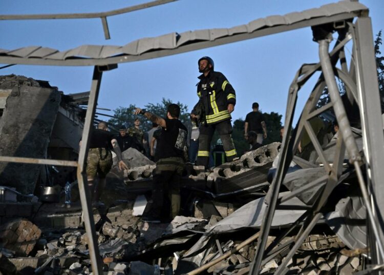 Sube a 8 número de muertos en ataque ruso contra Kramatorsk, Ucrania