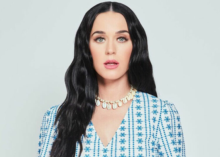 Katy Perry vuelve a beber alcohol tras tres meses de sobriedad