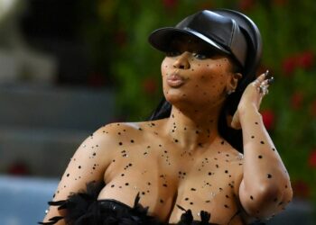 Nicki Minaj se ha sometido a una operación para reducir su pecho