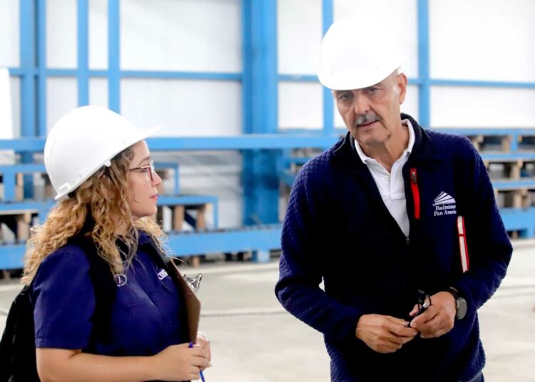 El coliseo de bádminton “será el legado que le dejará los Juegos San Salvador 2023 : Javier Orozco delegado internacional