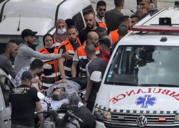 Un grupo de terroristas abrió fuego en una gasolinera y mató a cuatro israelíes en Cisjordania