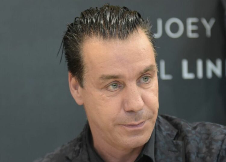 Cantante de Rammstein desmiente ser culpable de abuso sexual