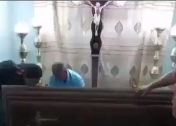 Fallece la mujer que despertó dentro del ataúd durante su funeral en Ecuador