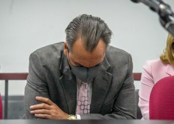 Exviceministro de Defensa Atilio Benítez y su esposa tendrán que devolver al estado $121 mil