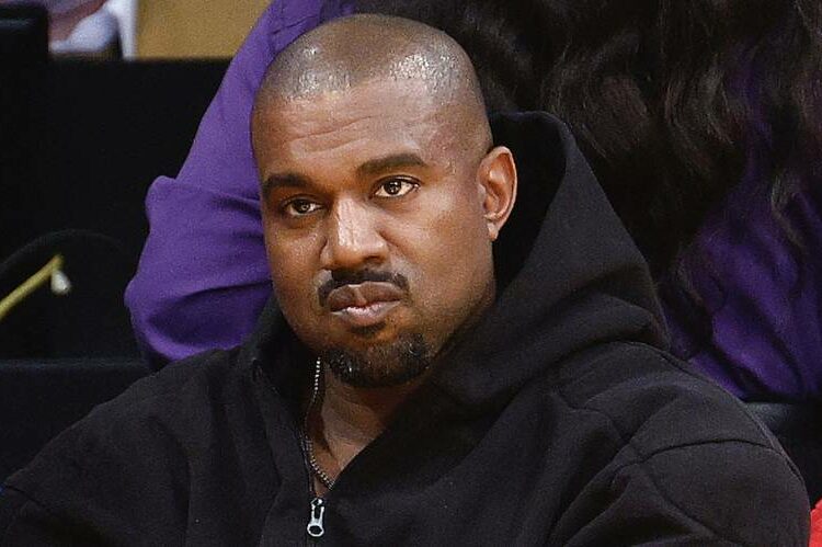 Kanye West, demandado por una fotógrafa a la que quitó el móvil y lo arrojó contra el suelo