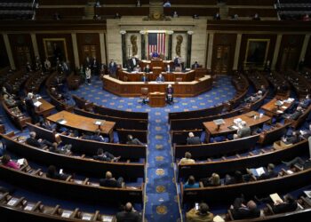 Cámara Baja de EE.UU. aprueba pacto para elevar techo de deuda