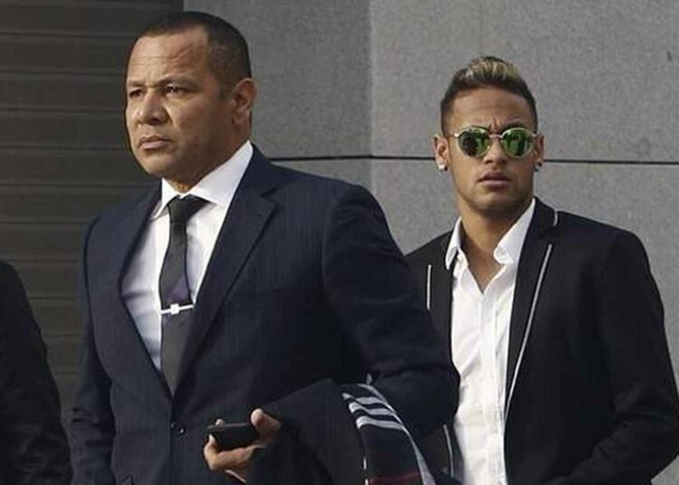 Detienen al padre de Neymar por enfrentarse a la Policía tras un desacuerdo medioambiental en Brasil
