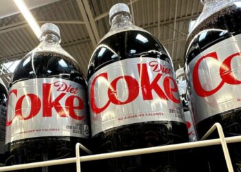 El edulcorante no nutritivo utilizado en la Coca-Cola Diet podría ser cancerígeno, según un informe que publicará la OMS