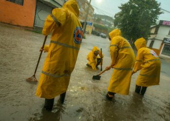 Reportan calles inundadas en distintos puntos del Gran San Salvador ante fuerte tormenta