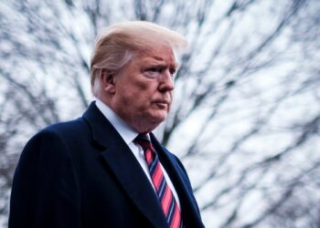 Trump aparece en un video en el que admite que guardó un documento clasificado sobre Irán