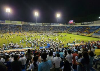 Responsables de la estampida del estadio Cuscatlán son acusados por agrupaciones ilícitas