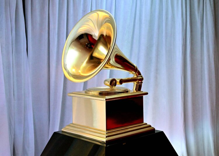 Los Grammy solo premiarán a creadores humanos