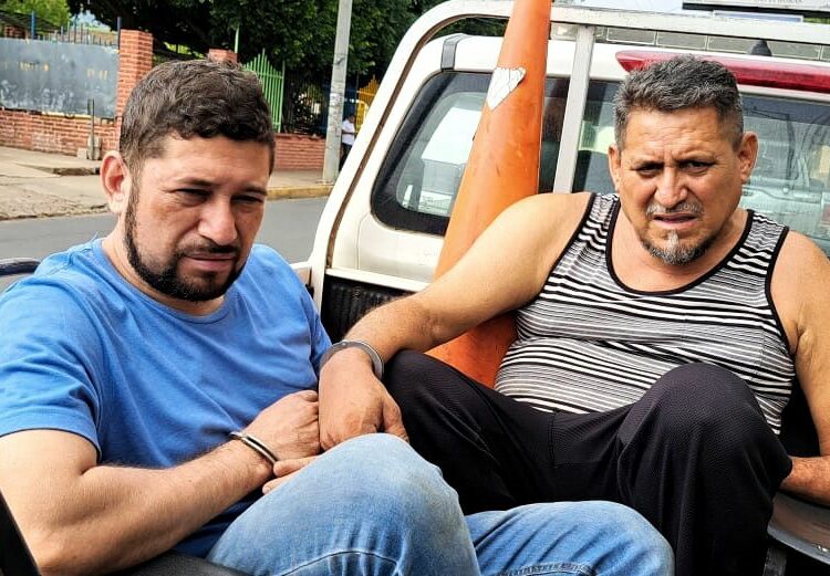 Policía captura a sujetos cuando intentaban hurtar un laboratorio clínico