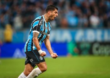 Luis Suárez en su momento más complicado: «Necesita una prótesis en la rodilla», confirma presidente de Gremio