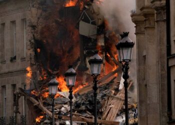 Al menos 24 heridos, dos personas desaparecidas y el derrumbe parcial de dos edificios tras una explosión por una supuesta fuga de gas en París