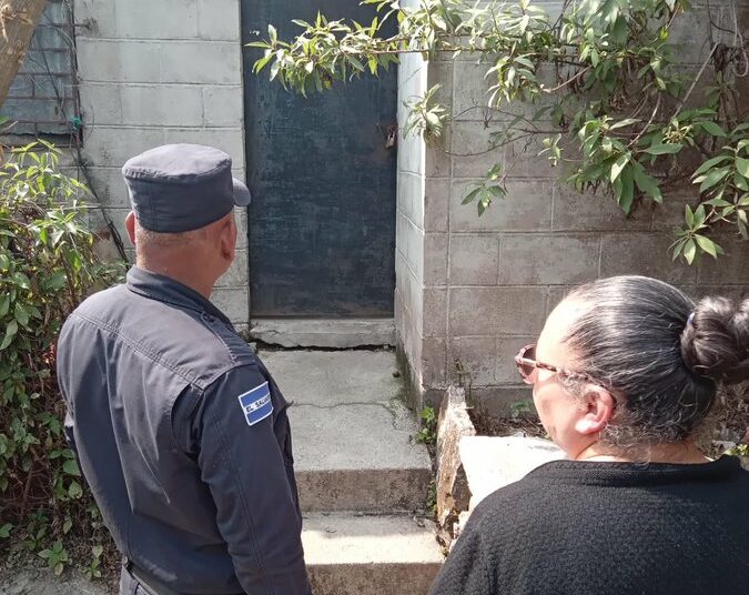 Mujer regresa a su vivienda en Apopa después de 20 años, desde que fue sacada por pandilleros