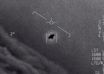 Exoficial de inteligencia de EE.UU. revela que el Pentágono habría estado recuperando naves y cuerpos extraterrestres