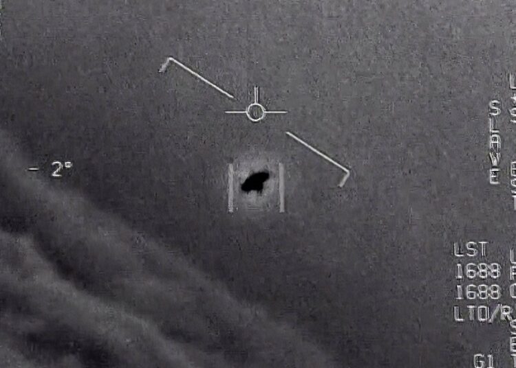 Exoficial de inteligencia de EE.UU. revela que el Pentágono habría estado recuperando naves y cuerpos extraterrestres
