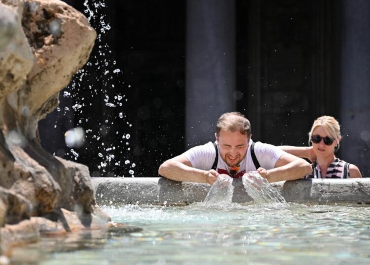 ONU advierte que la humanidad debe prepararse para olas de calor más intensas