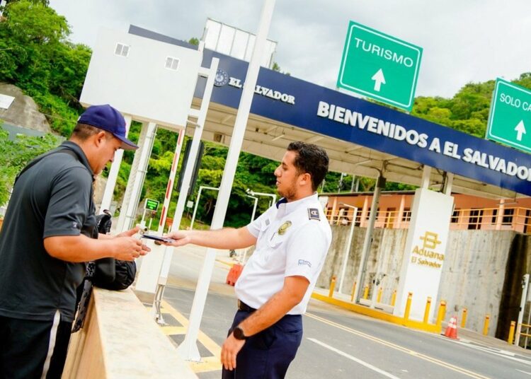 Mantienen estricto control de personas que ingresan al país por distintas fronteras