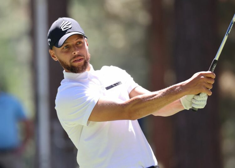 Stephen Curry logra un espectacular hoyo en uno de 152 yardas en un torneo de golf de celebridades