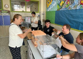 Comienzan disputadas elecciones anticipadas en España