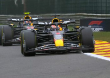 Max Verstappen logró su octava victoria consecutiva del año