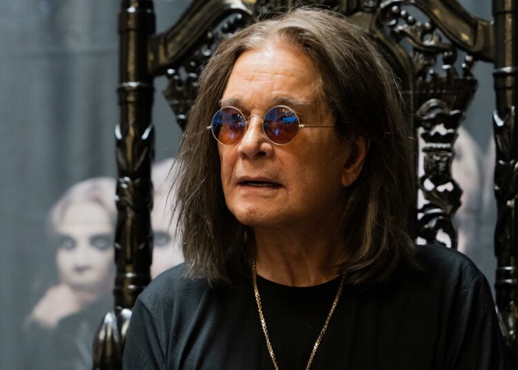 Ozzy Osbourne volvió a posponer su regreso a los escenarios debido a sus problemas de salud