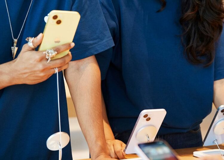 Una pareja india vende a su bebé para comprarse un iPhone