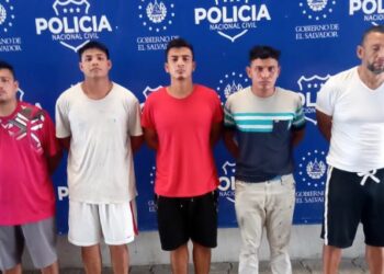 Capturan en una casa de huéspedes a cinco sujetos que distribuían droga