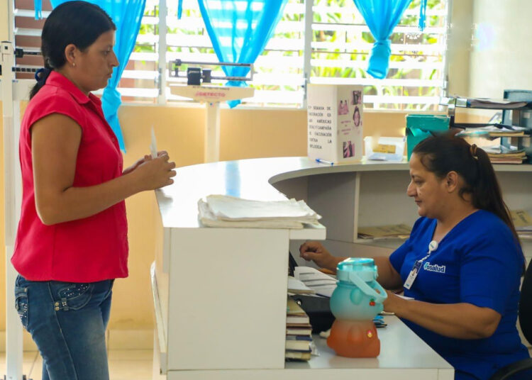Verifican la atención que reciben los salvadoreños en Fosalud de Chalatenango